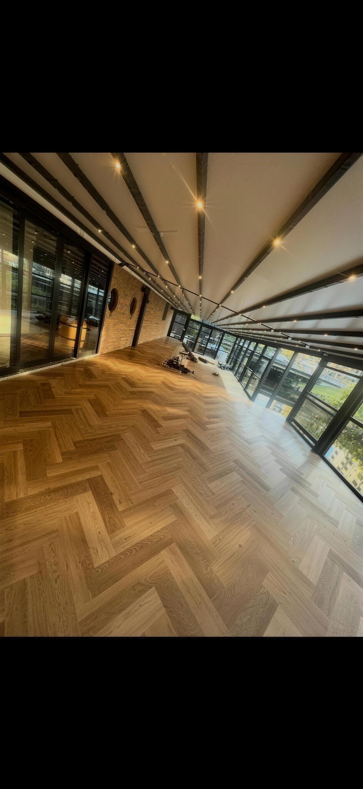 PVC Visgraat vloer in horecagelegenheid